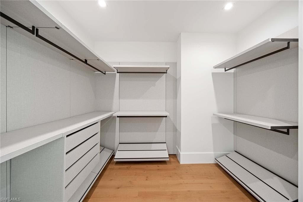 1165 8th St S 201, Naples, FL 34102-20