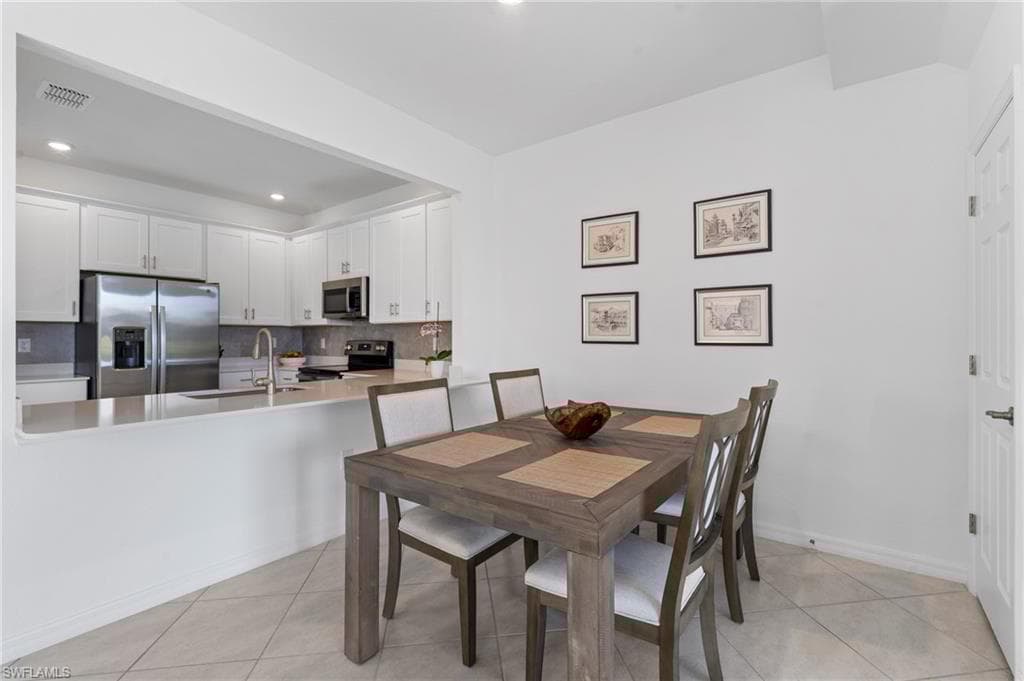 2850 Blossom Way, Naples, FL 34120-9