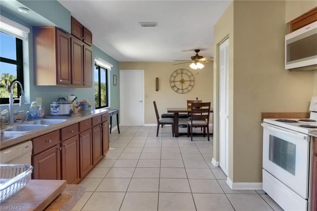 4764 Pembrooke Ln, Bonita Springs, FL 34134-13