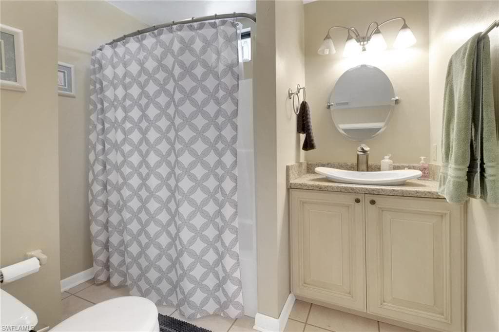 4764 Pembrooke Ln, Bonita Springs, FL 34134-18