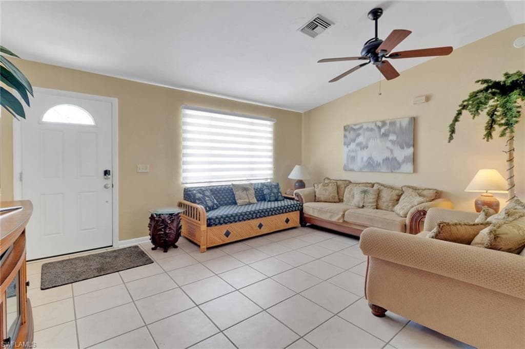 4764 Pembrooke Ln, Bonita Springs, FL 34134-8