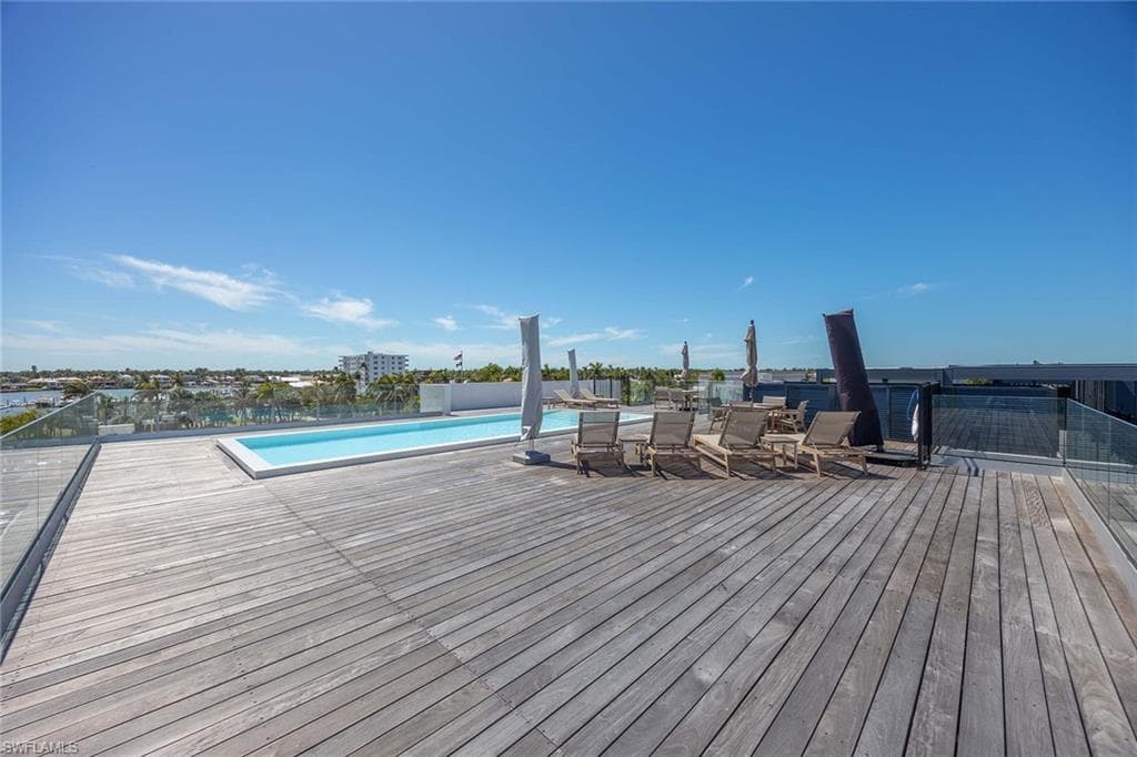 1165 8th St S 202, Naples, FL 34102-46