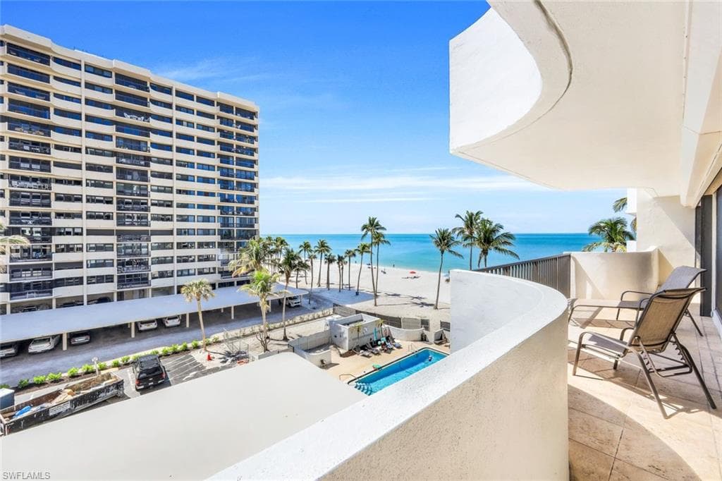 4005 Gulf Shore Blvd N 404, Naples, FL 34103-28