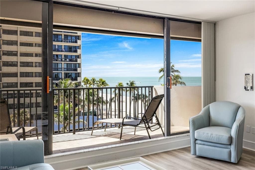 4005 Gulf Shore Blvd N 404, Naples, FL 34103-7