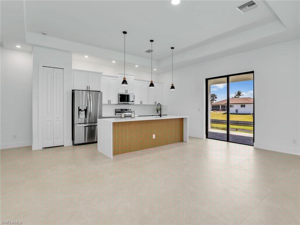 2010 21st St, Cape Coral, FL 33993-13