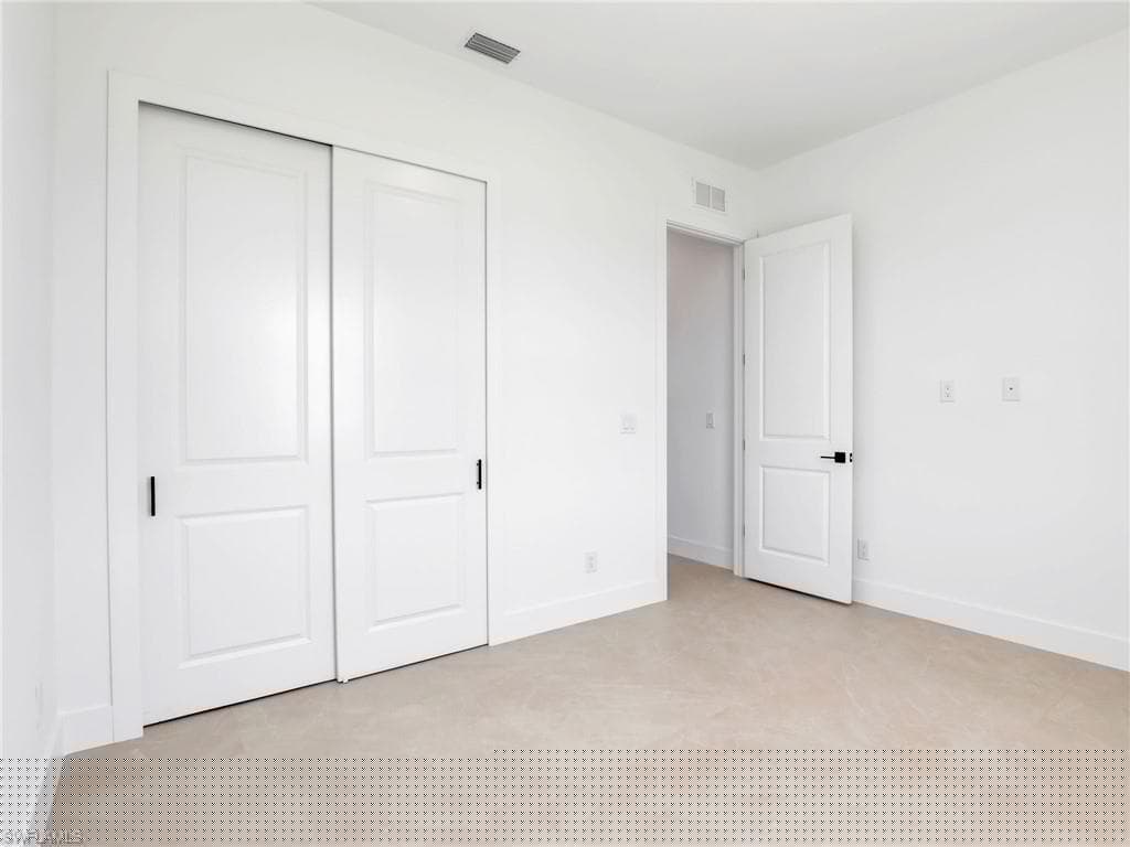 2010 21st St, Cape Coral, FL 33993-36