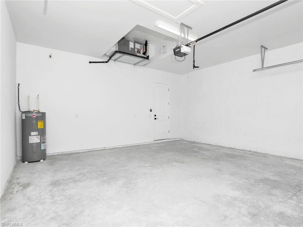 2010 21st St, Cape Coral, FL 33993-38