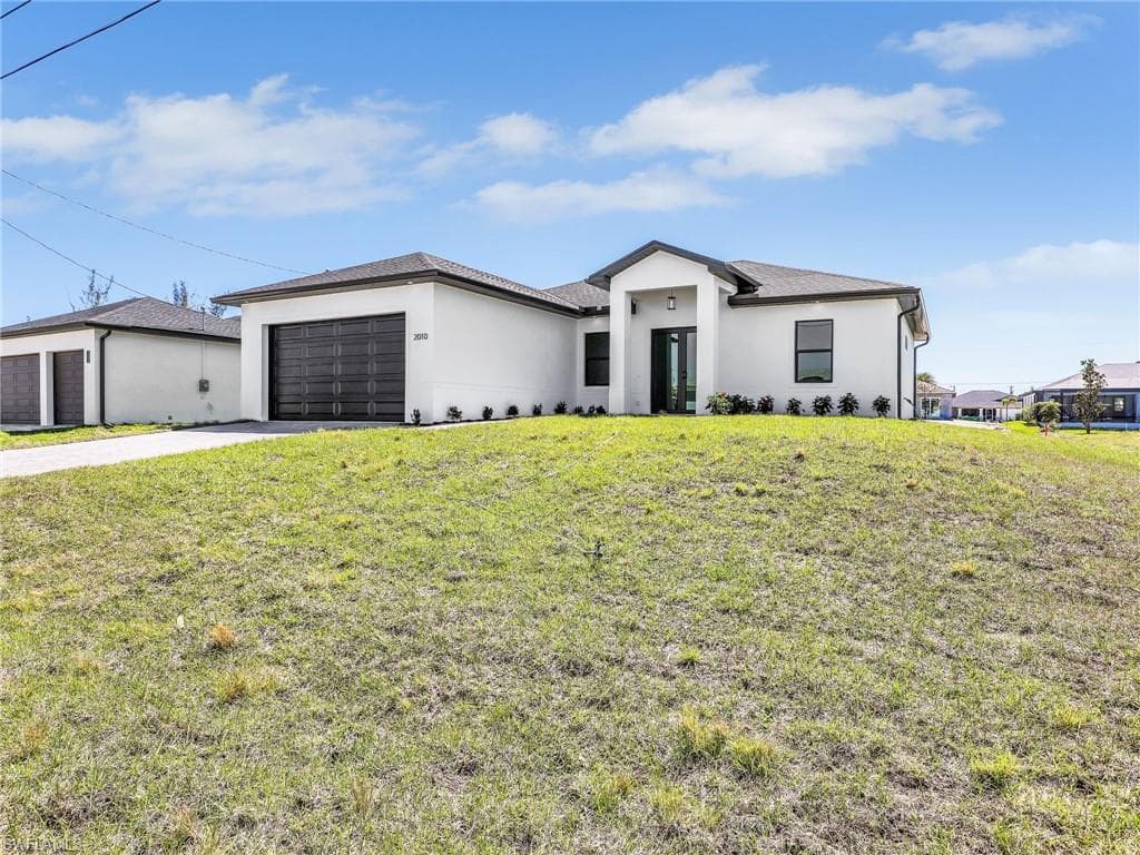 2010 21st St, Cape Coral, FL 33993-3