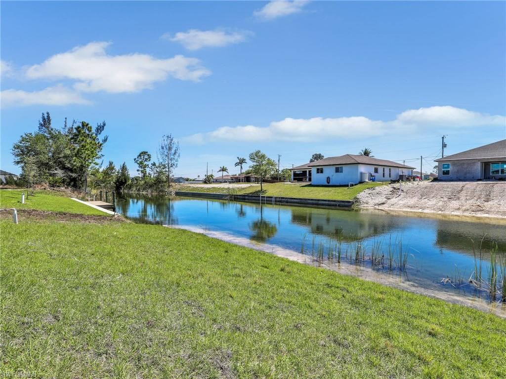 2010 21st St, Cape Coral, FL 33993-39