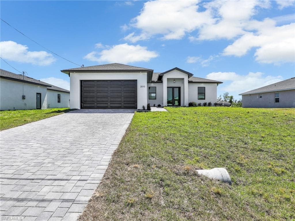2010 21st St, Cape Coral, FL 33993-49