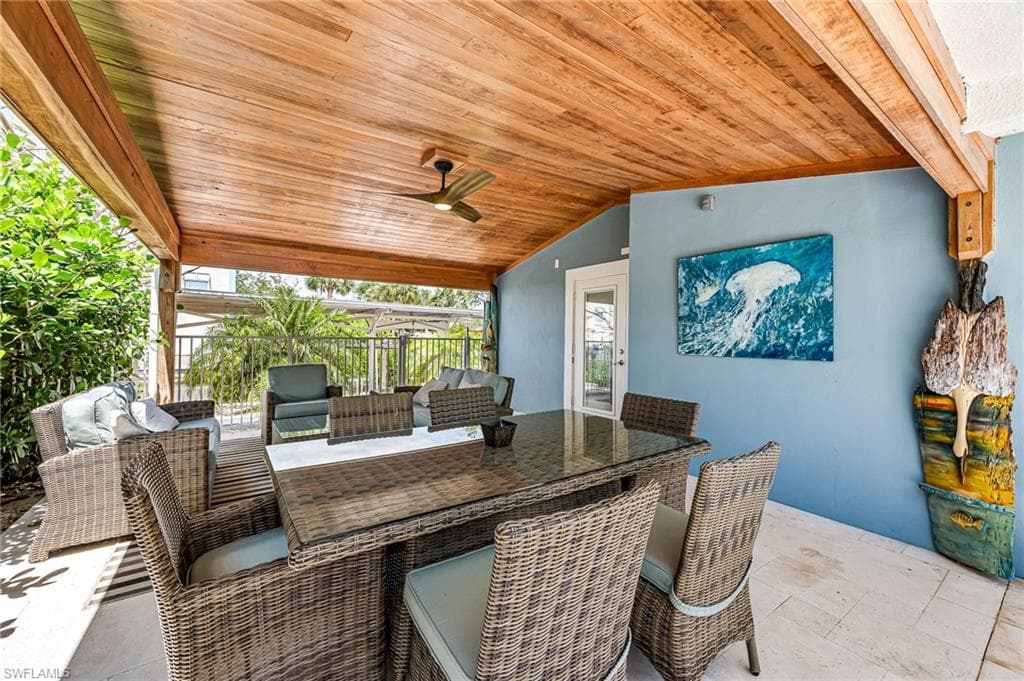 203 1st St, Bonita Springs, FL 34134-35