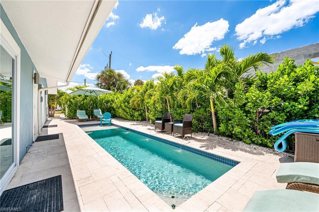 203 1st St, Bonita Springs, FL 34134-36