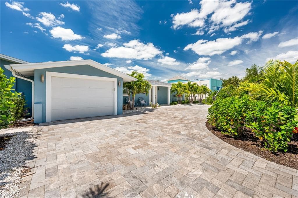 203 1st St, Bonita Springs, FL 34134-2