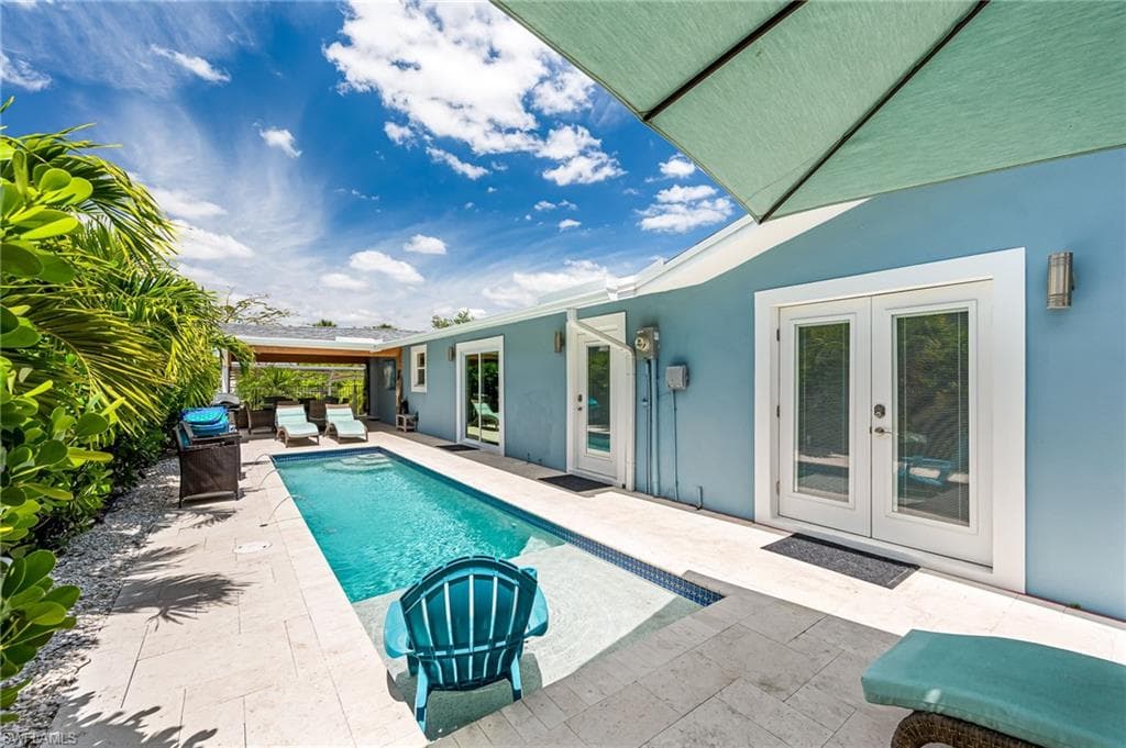 203 1st St, Bonita Springs, FL 34134-40