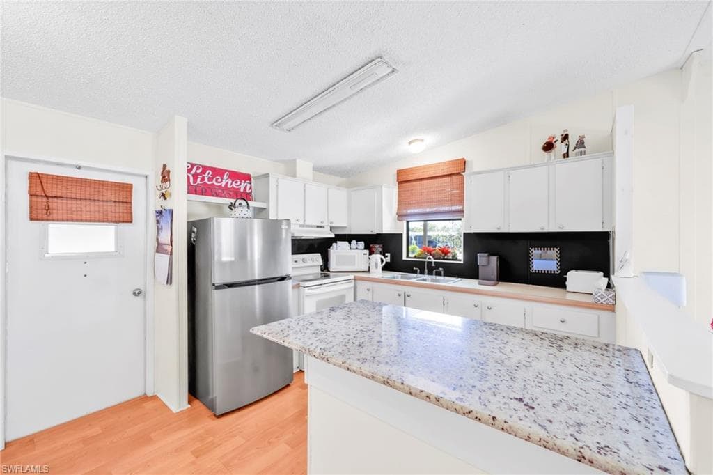41 Oceans Blvd 41, Naples, FL 34104-3