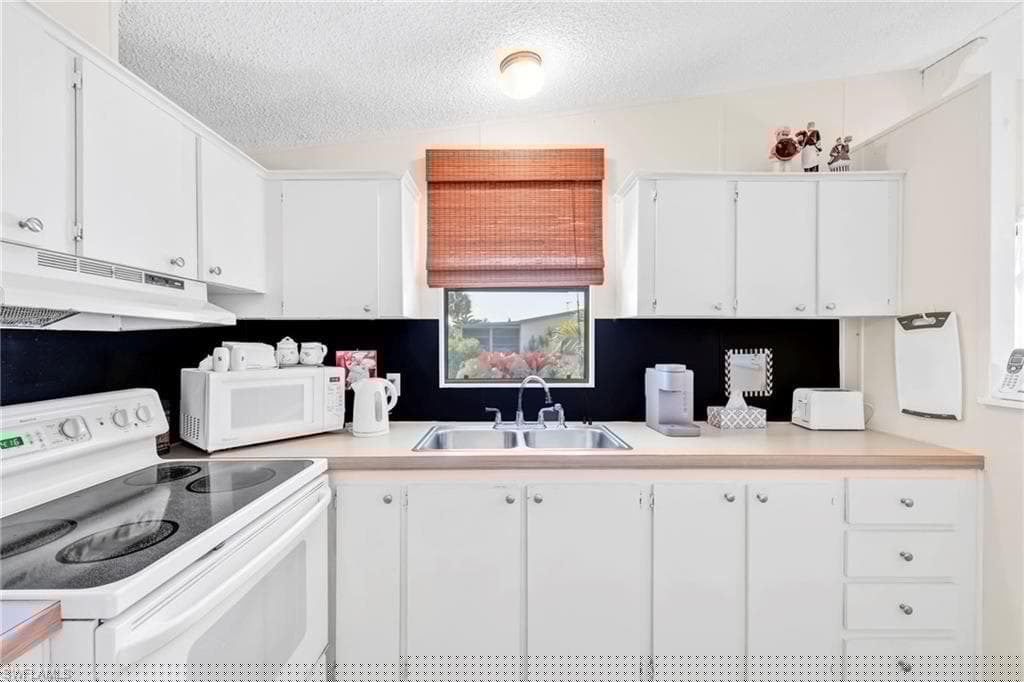 41 Oceans Blvd 41, Naples, FL 34104-5