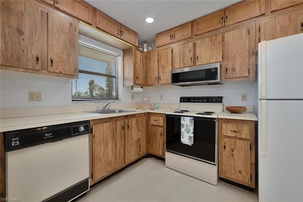 4146 27th Ct SW 204, Naples, FL 34116-6