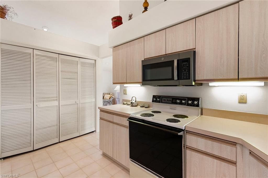 1651 Orleans Ct, Marco Island, Fl 34145-9