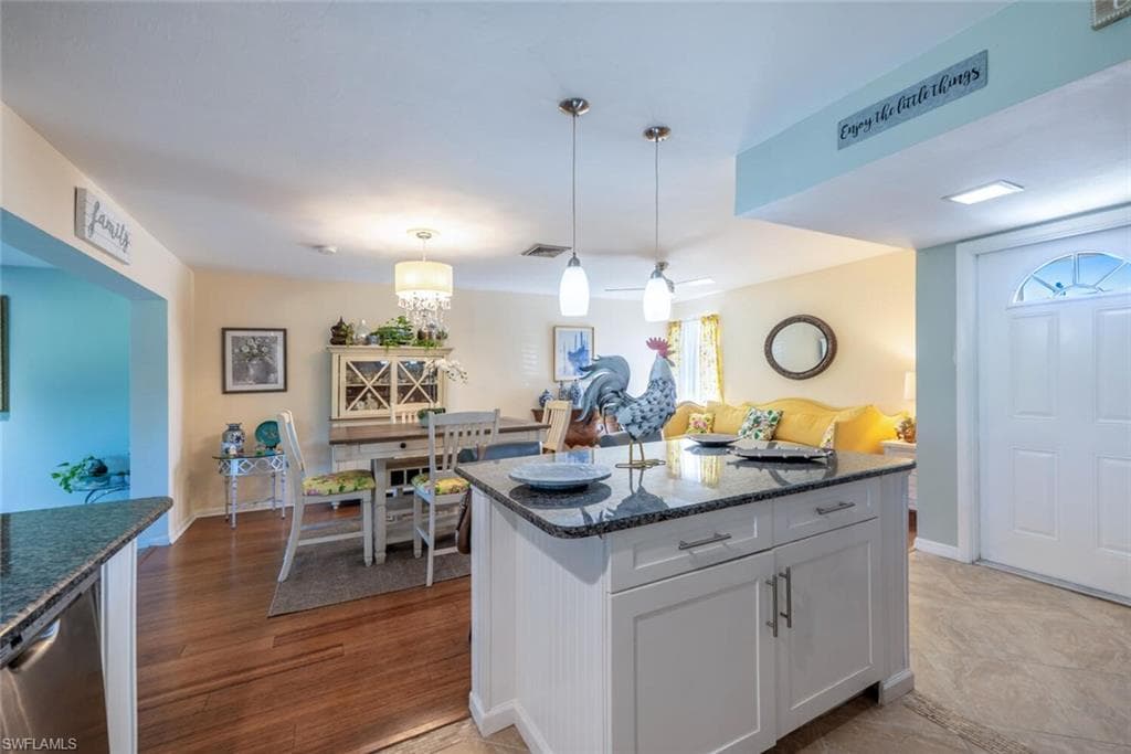 4280 Lakewood Blvd G14, Naples, FL 34112-9