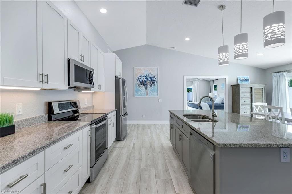 820 102nd Ave N, Naples, FL 34108-10