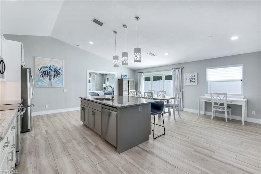 820 102nd Ave N, Naples, FL 34108-11