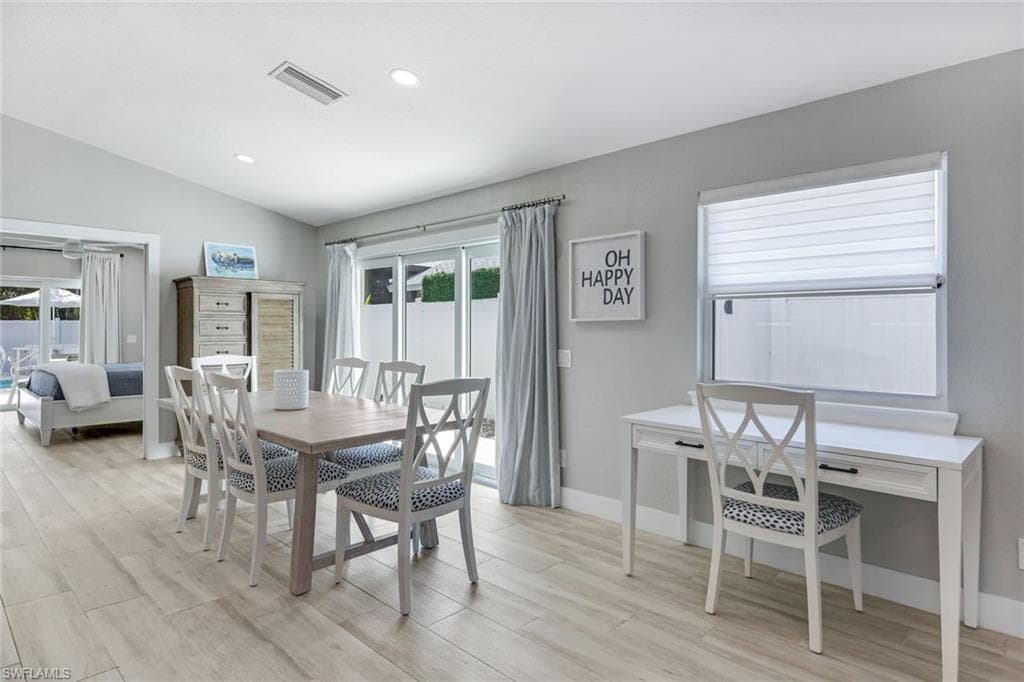 820 102nd Ave N, Naples, FL 34108-14