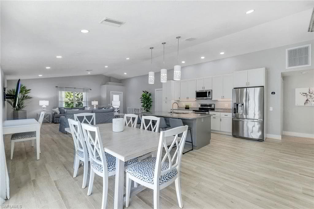 820 102nd Ave N, Naples, FL 34108-15