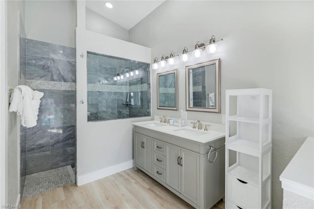 820 102nd Ave N, Naples, FL 34108-18