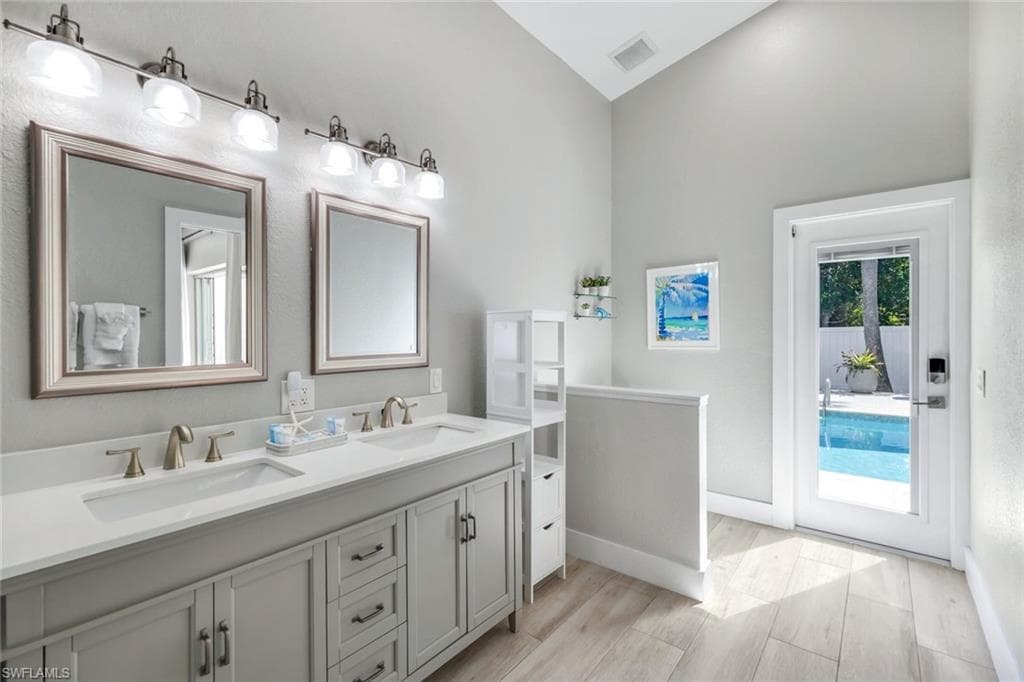 820 102nd Ave N, Naples, FL 34108-19