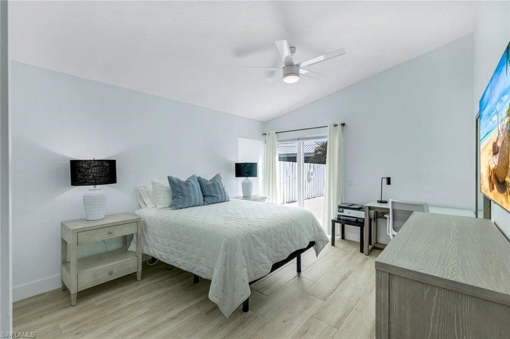 820 102nd Ave N, Naples, FL 34108-22