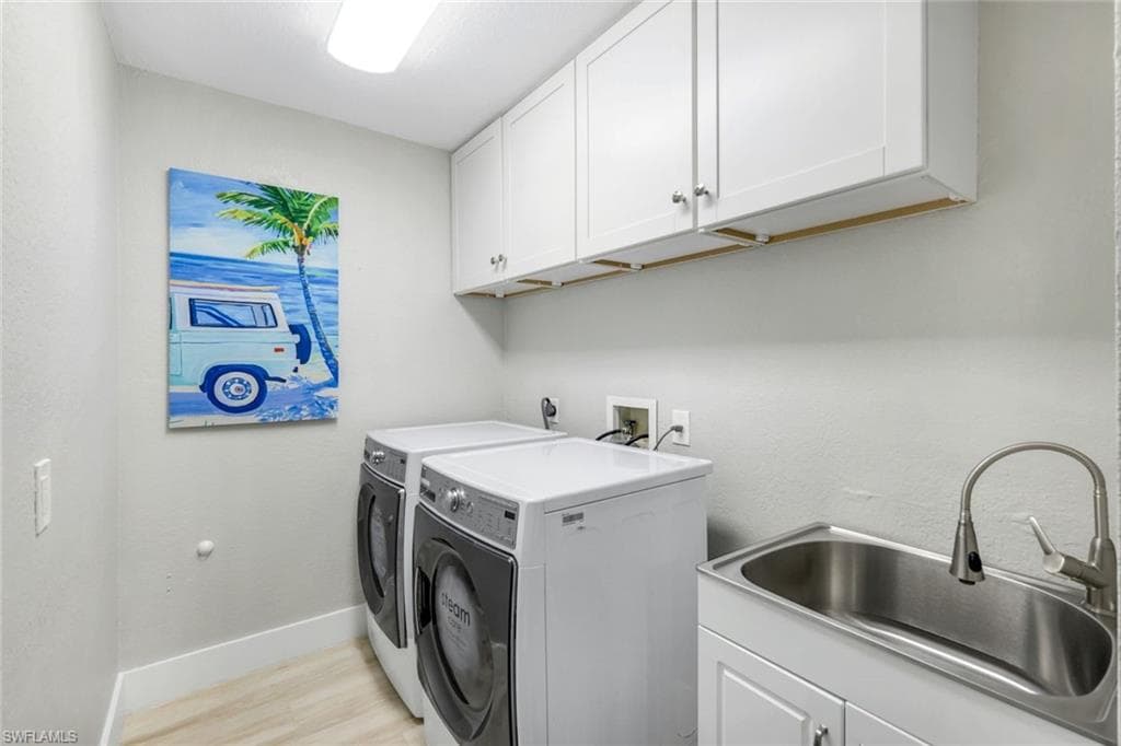 820 102nd Ave N, Naples, FL 34108-23
