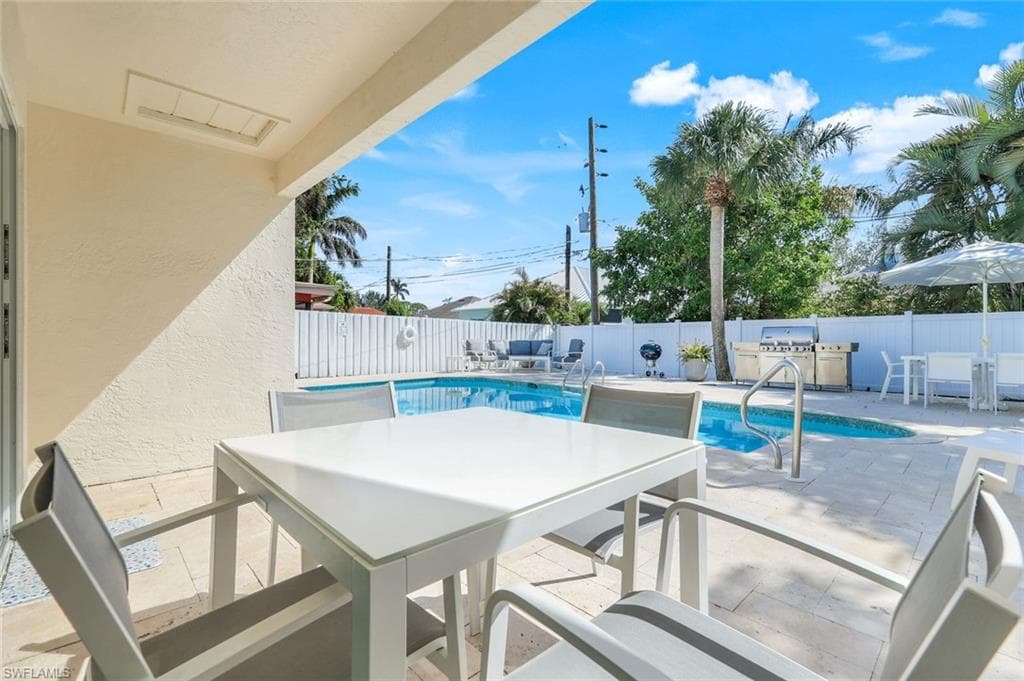 820 102nd Ave N, Naples, FL 34108-25