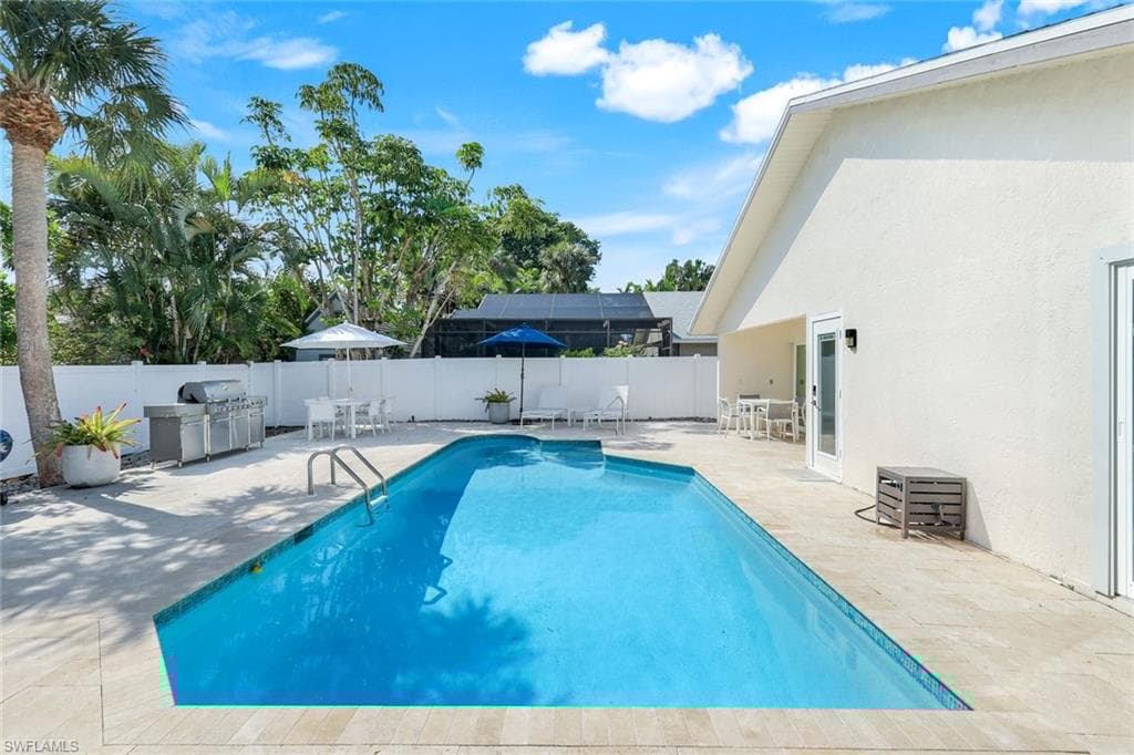 820 102nd Ave N, Naples, FL 34108-27