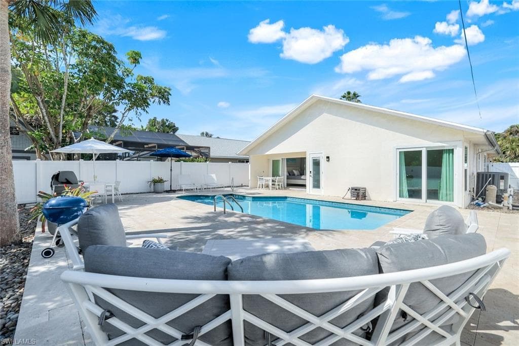 820 102nd Ave N, Naples, FL 34108-28
