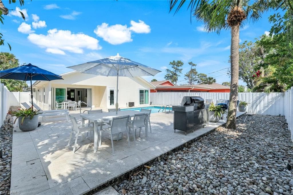 820 102nd Ave N, Naples, FL 34108-29