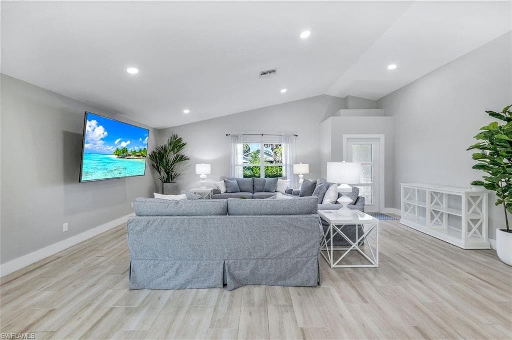 820 102nd Ave N, Naples, FL 34108-8