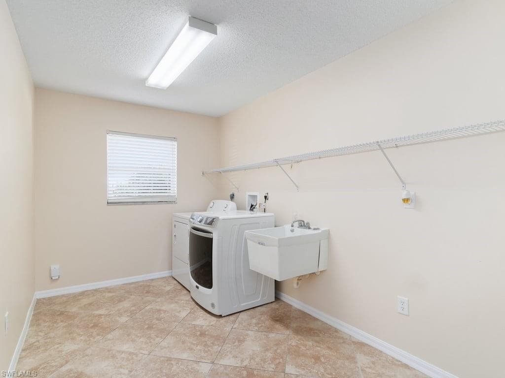 4538 6th Ct, Cape Coral, FL 33904-20