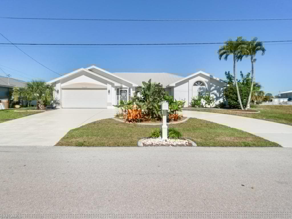 4538 6th Ct, Cape Coral, FL 33904-2