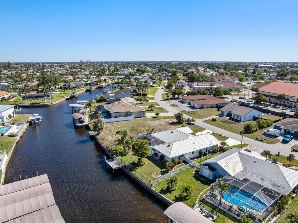 4538 6th Ct, Cape Coral, FL 33904-37