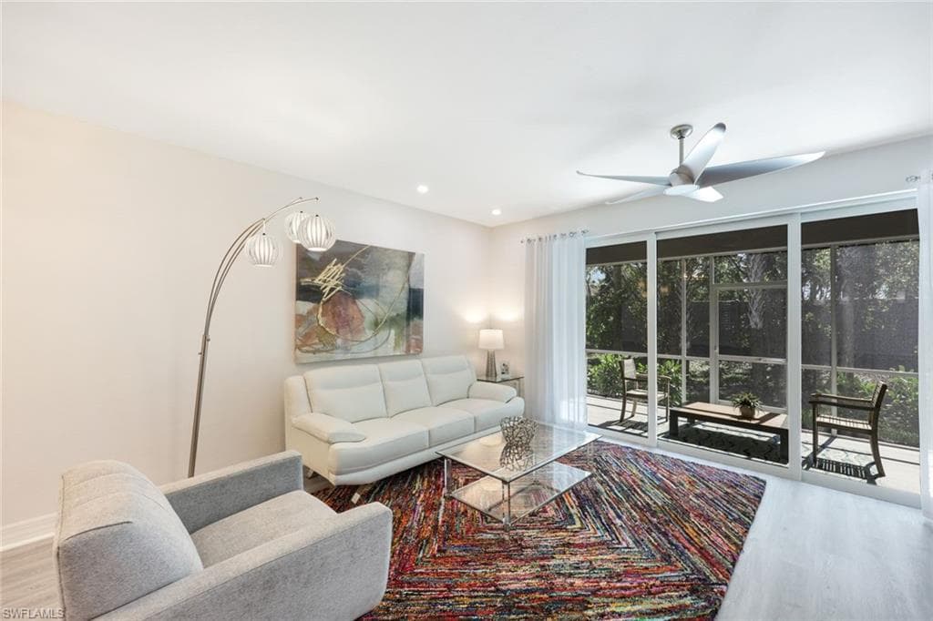 262 Indies Dr E 102, Naples, FL 34114-4