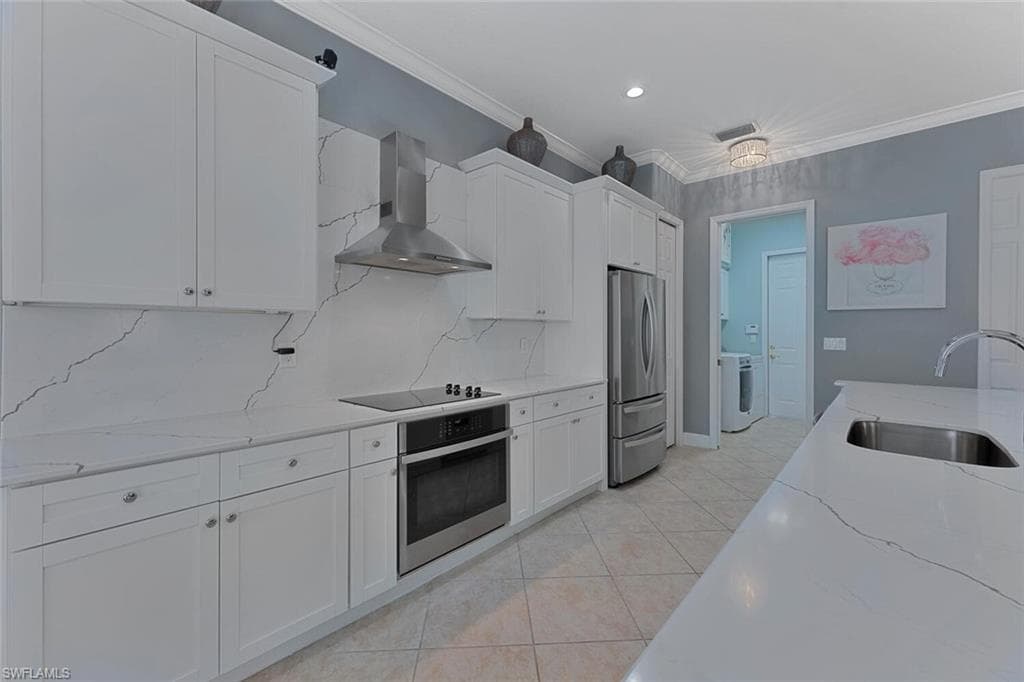 5769 Mango Cir, Naples, FL 34110-4