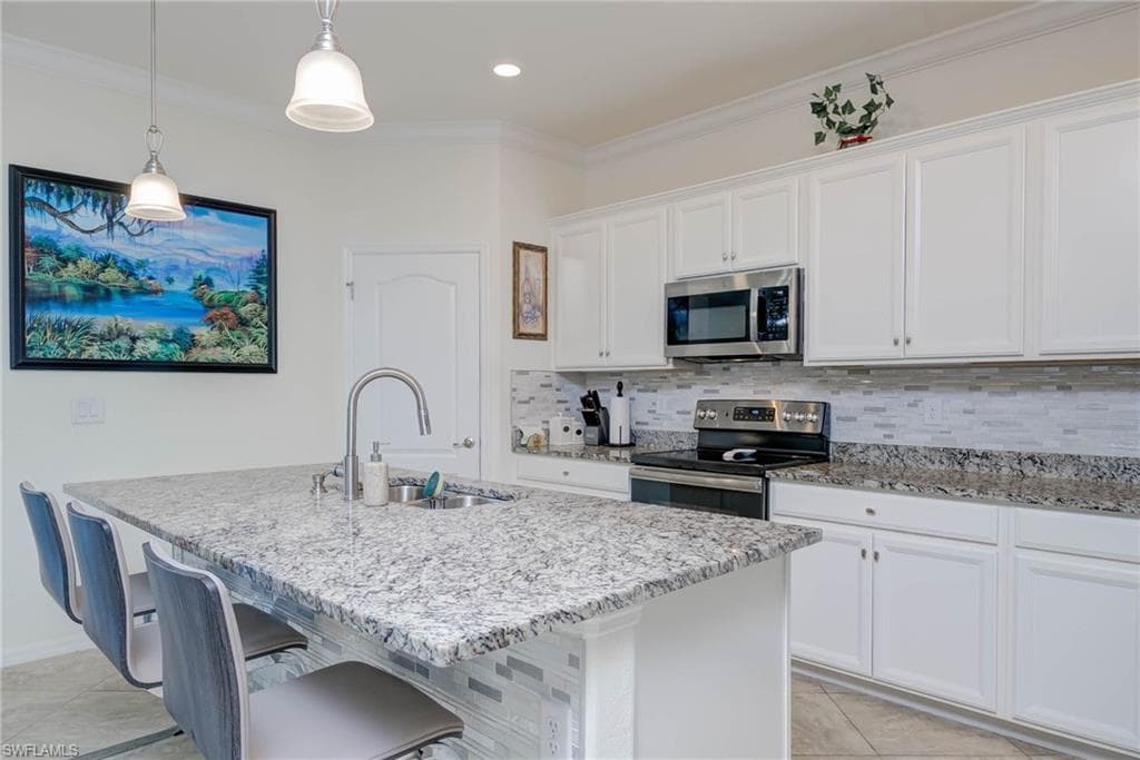 9384 Glenforest Dr, Naples, FL 34120-13