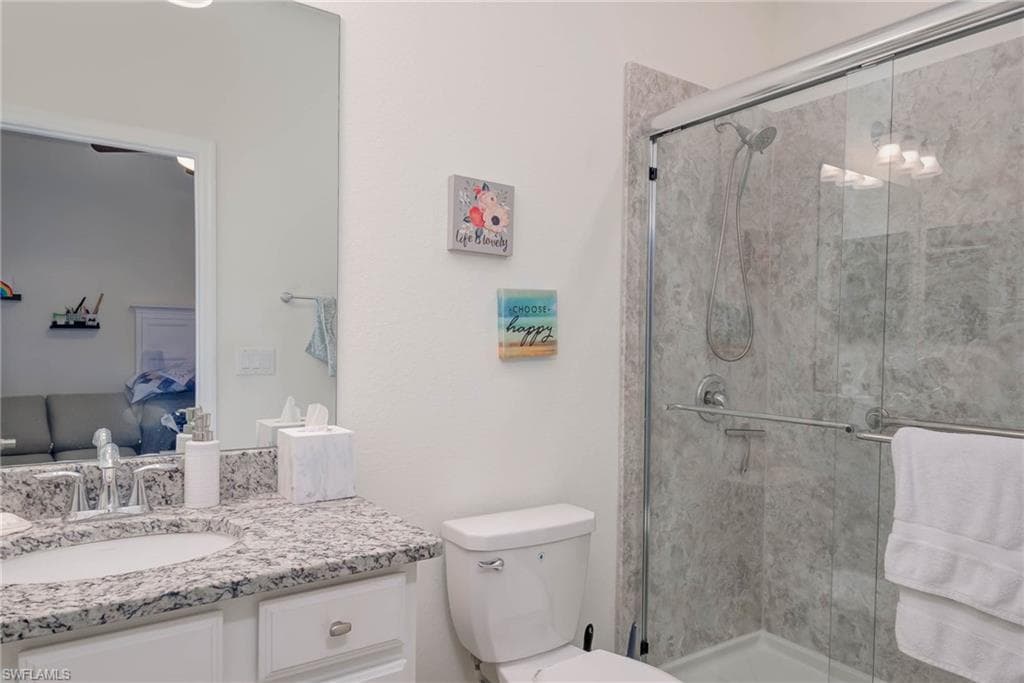 9384 Glenforest Dr, Naples, FL 34120-20