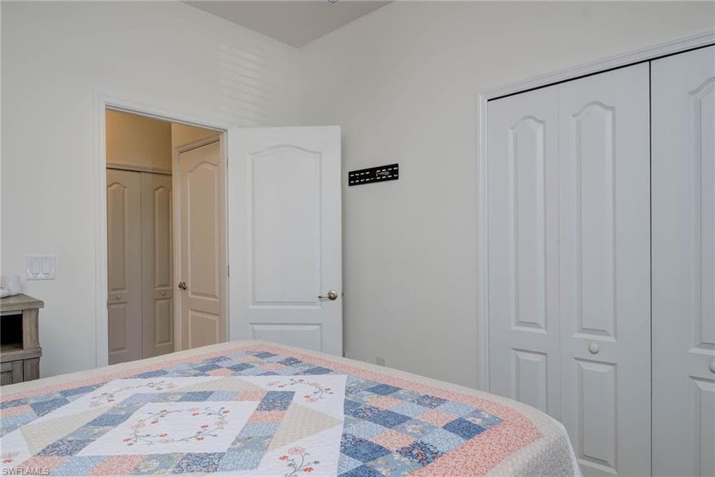 9384 Glenforest Dr, Naples, FL 34120-23