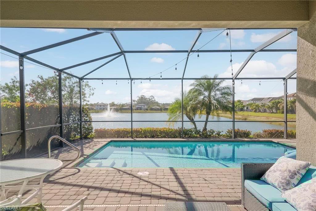 9384 Glenforest Dr, Naples, FL 34120-25