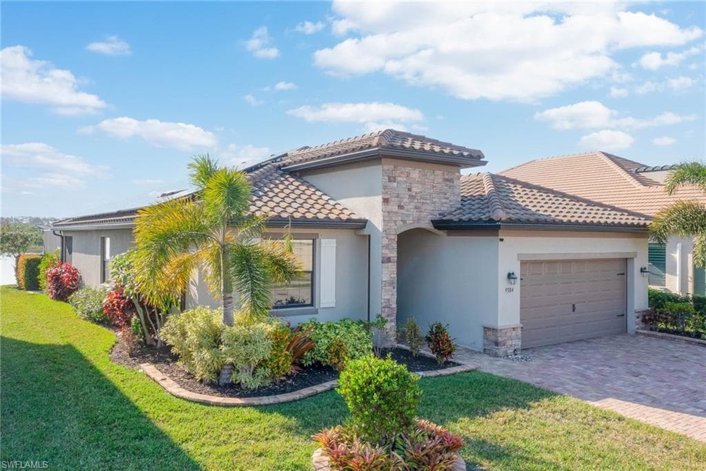 9384 Glenforest Dr, Naples, FL 34120-2