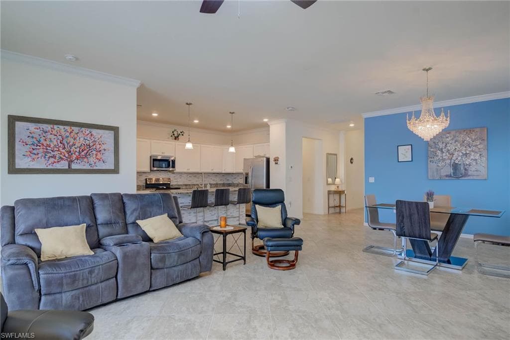 9384 Glenforest Dr, Naples, FL 34120-6