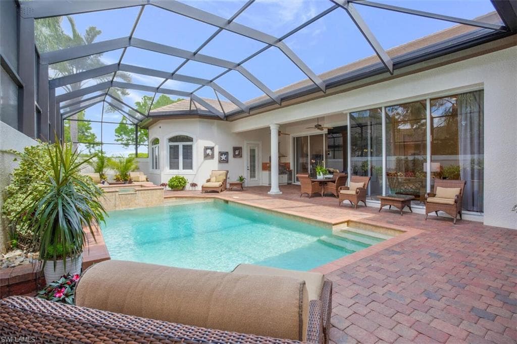 8958 Shenendoah Cir, Naples, FL 34113-4