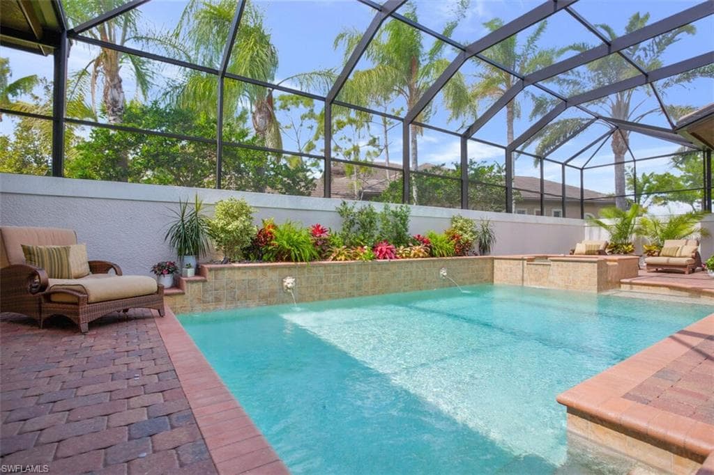 8958 Shenendoah Cir, Naples, FL 34113-5