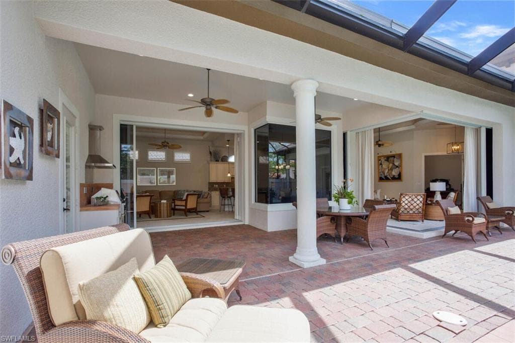 8958 Shenendoah Cir, Naples, FL 34113-7